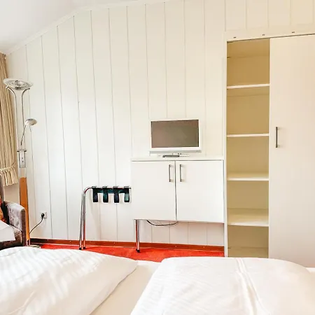 公寓 Gaestehaus Roell - 5 *